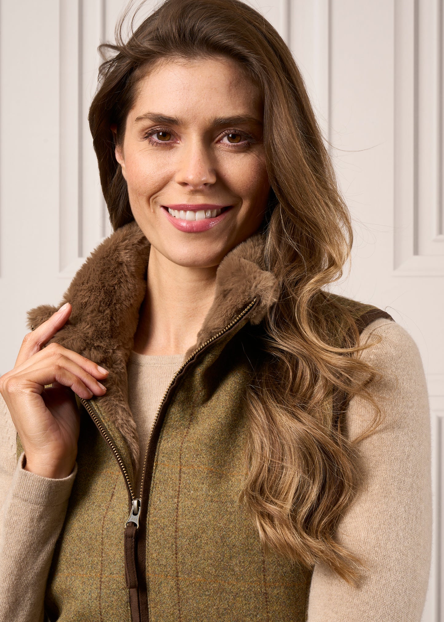 Combrook Ladies Tweed Gilet In Grove