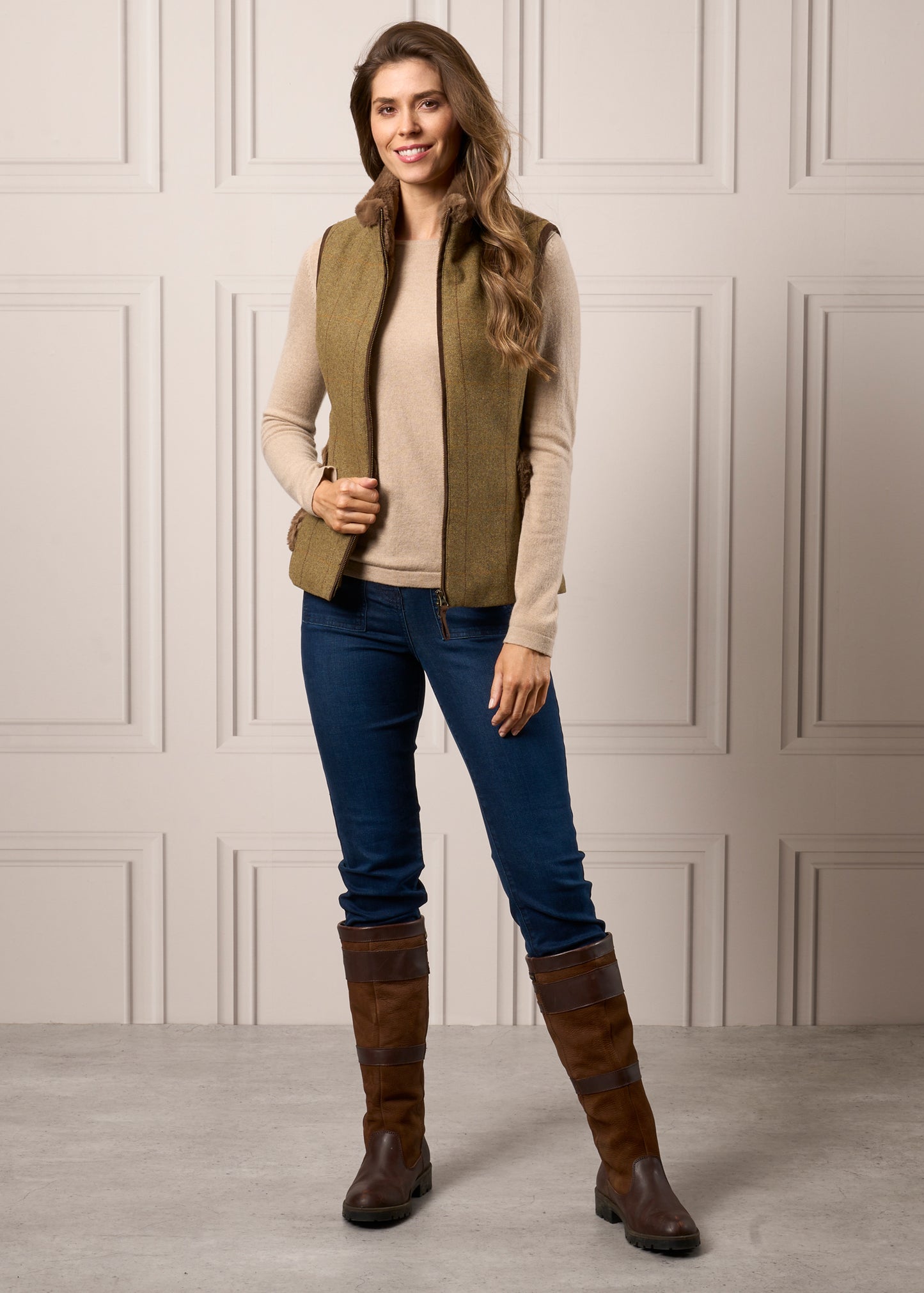Combrook Ladies Tweed Gilet In Grove