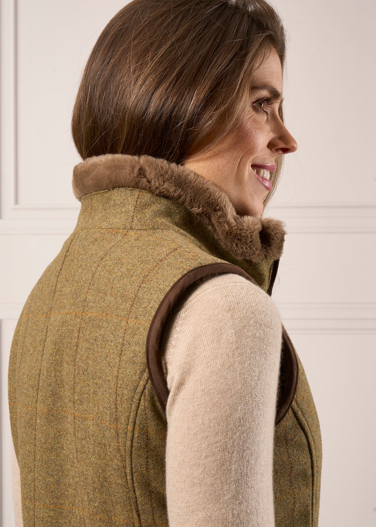 Combrook Ladies Tweed Gilet In Grove
