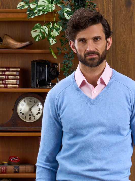 Lambswool Vee Neck Jumper in Iceberg