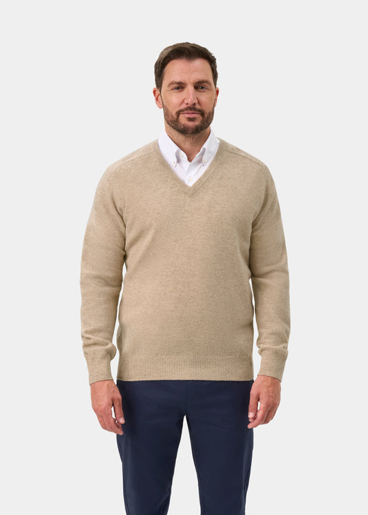 Hampshire Lambswool Vee Neck Jumper In Linen - Classic Fit