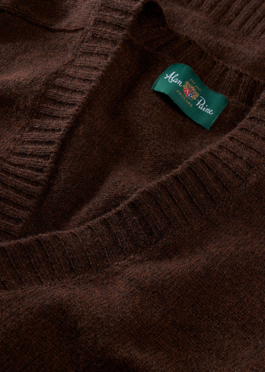 Kinloch Supersoft Shetland Wool Vee Neck Cardigan In Coffee