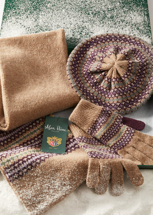 Imogen Stickad Dam Basker, Handskar och Halsduk Set i Pecan
