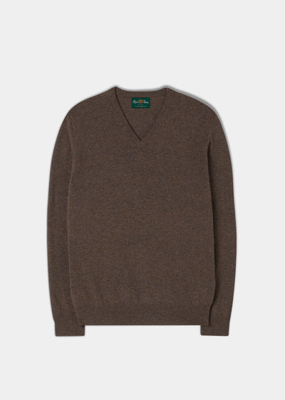 Men's Geelong Lambswool Vee Neck Jumper in Tobacco