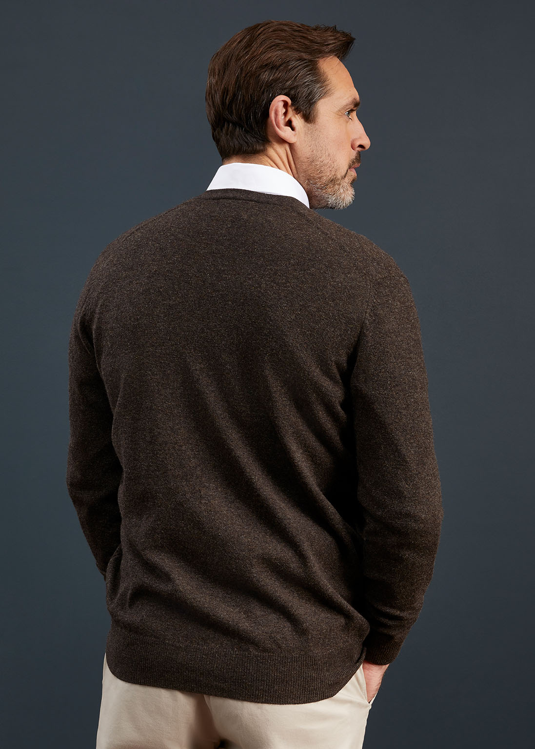 Men's Geelong Lambswool Cardigan in Chocolate