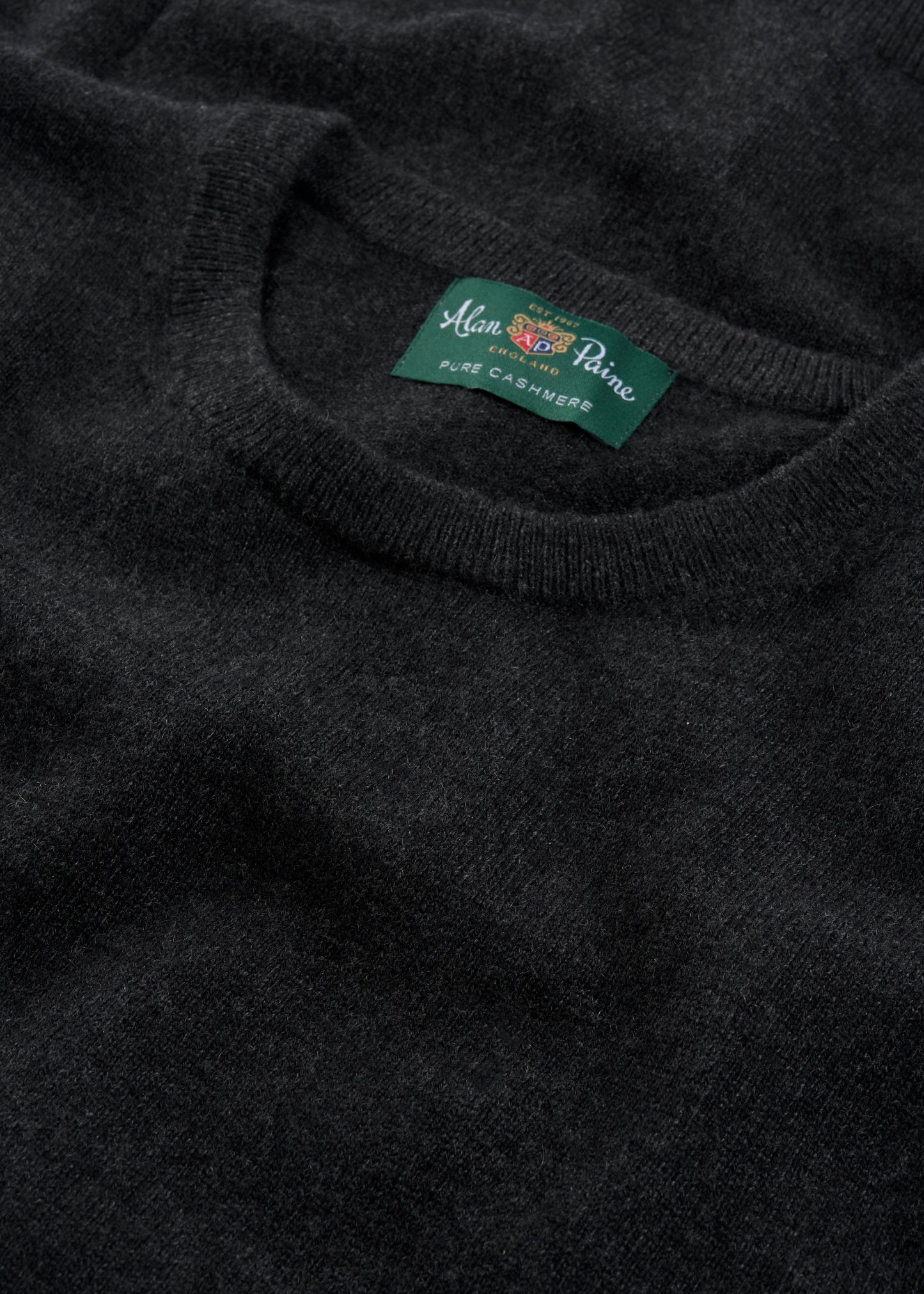 Men's Cashmere Crew Neck Jumper in Charcoal