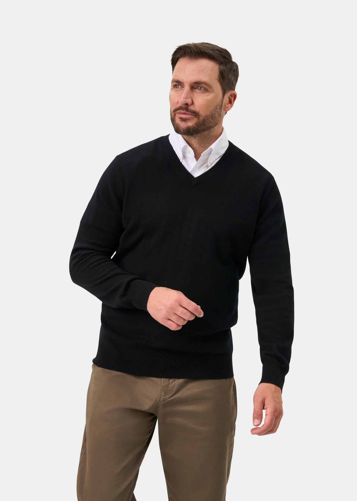 Haddington Pure Cashmere V-Neck Jumper In Black - Regular Fit