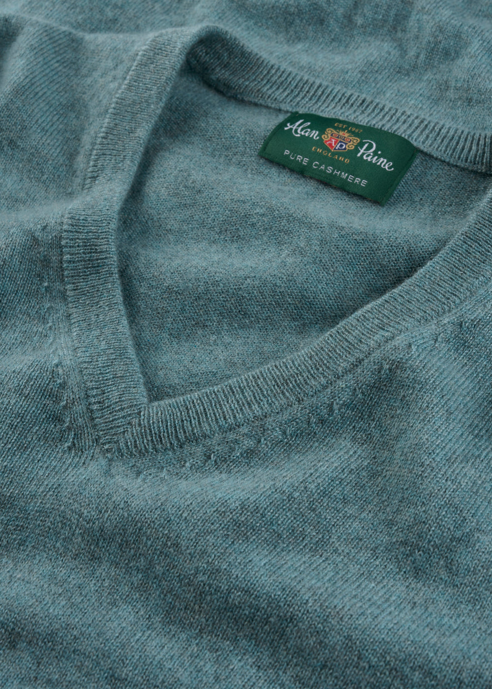Men's Cashmere Vee Neck Jumper in Caspian
