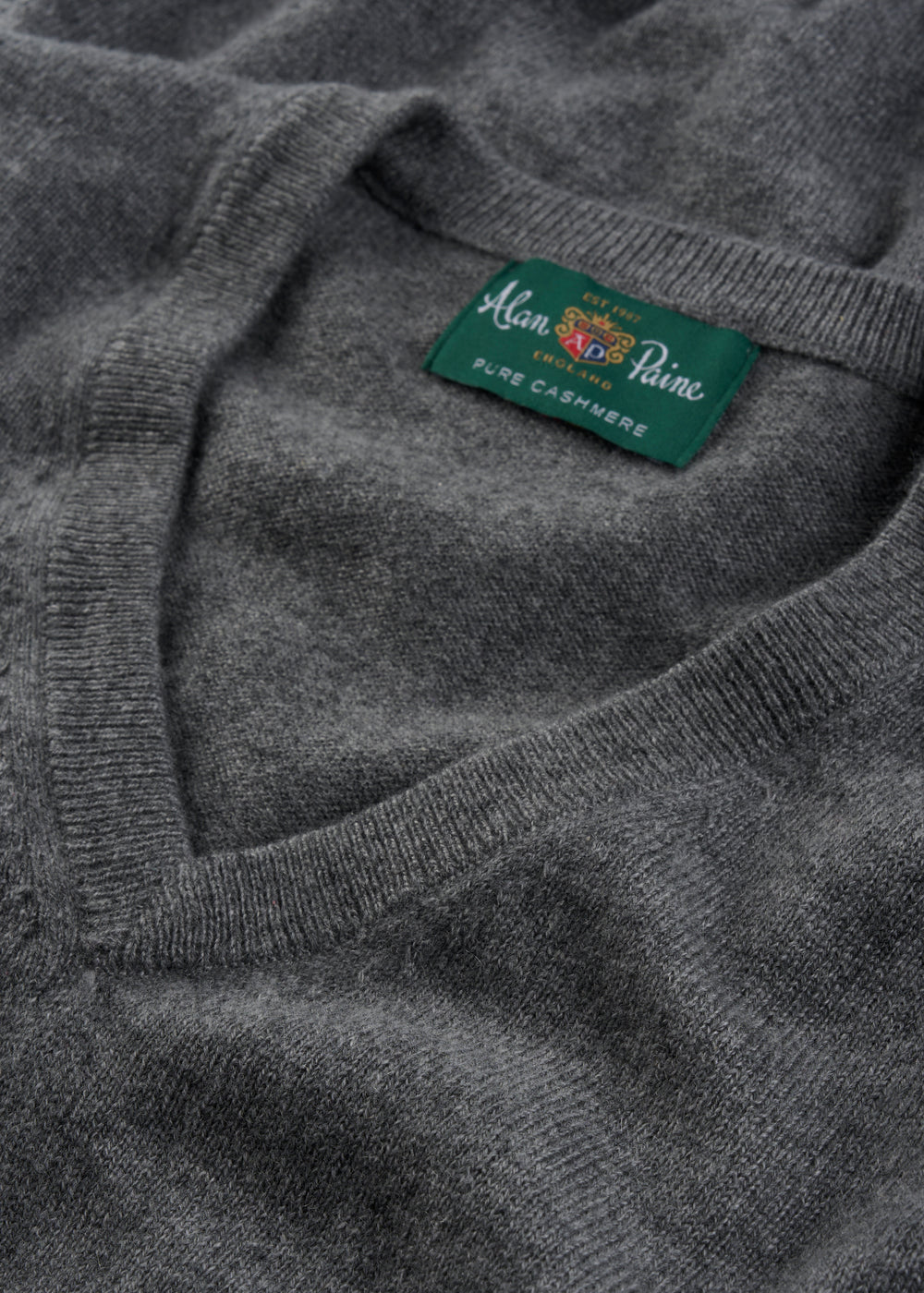 Men's Cashmere Vee Neck Jumper in Derby