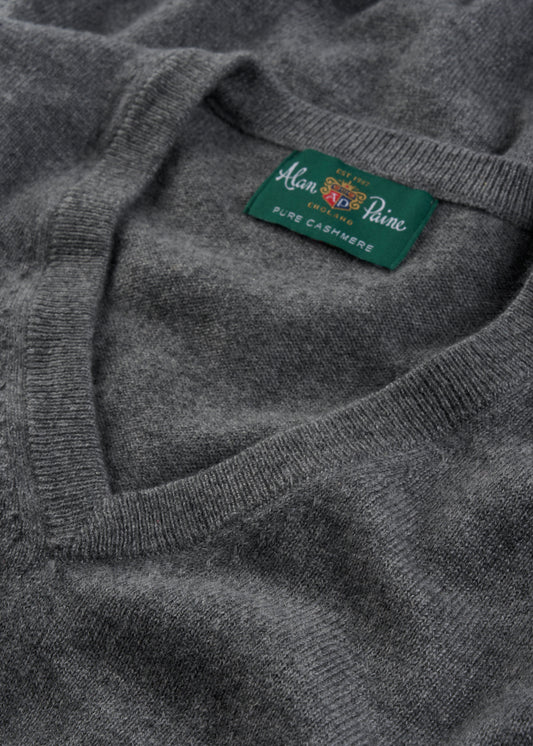 Men's Cashmere Vee Neck Jumper in Derby
