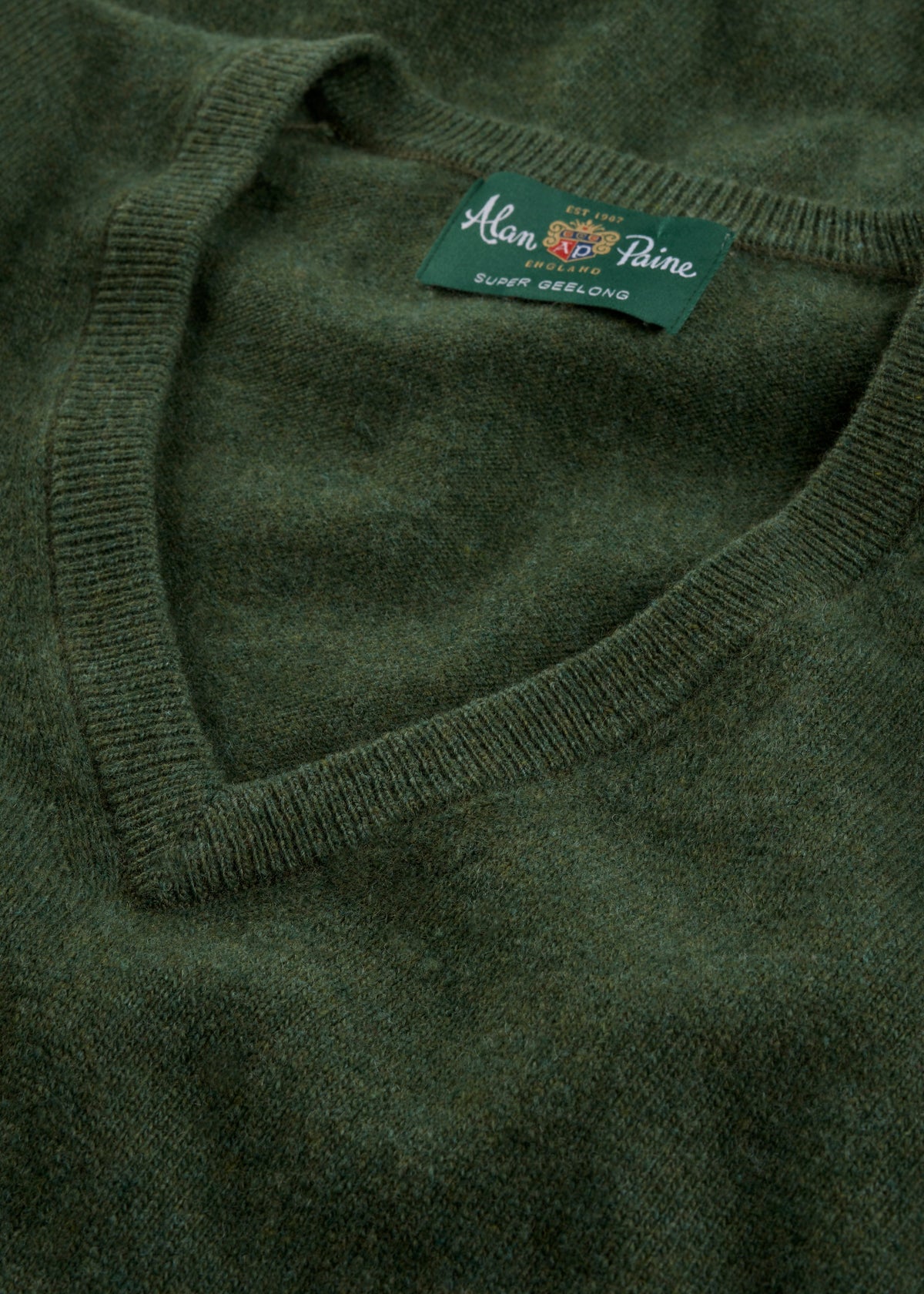 Men's Geelong Wool Vee Neck Jumper in Rosemary