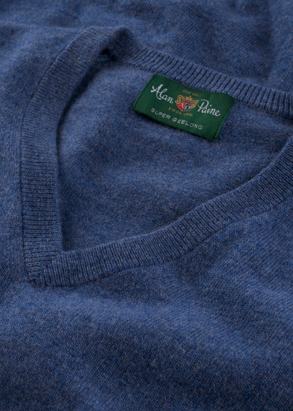 Men's Geelong Wool Vee Neck Jumper in Ullswater