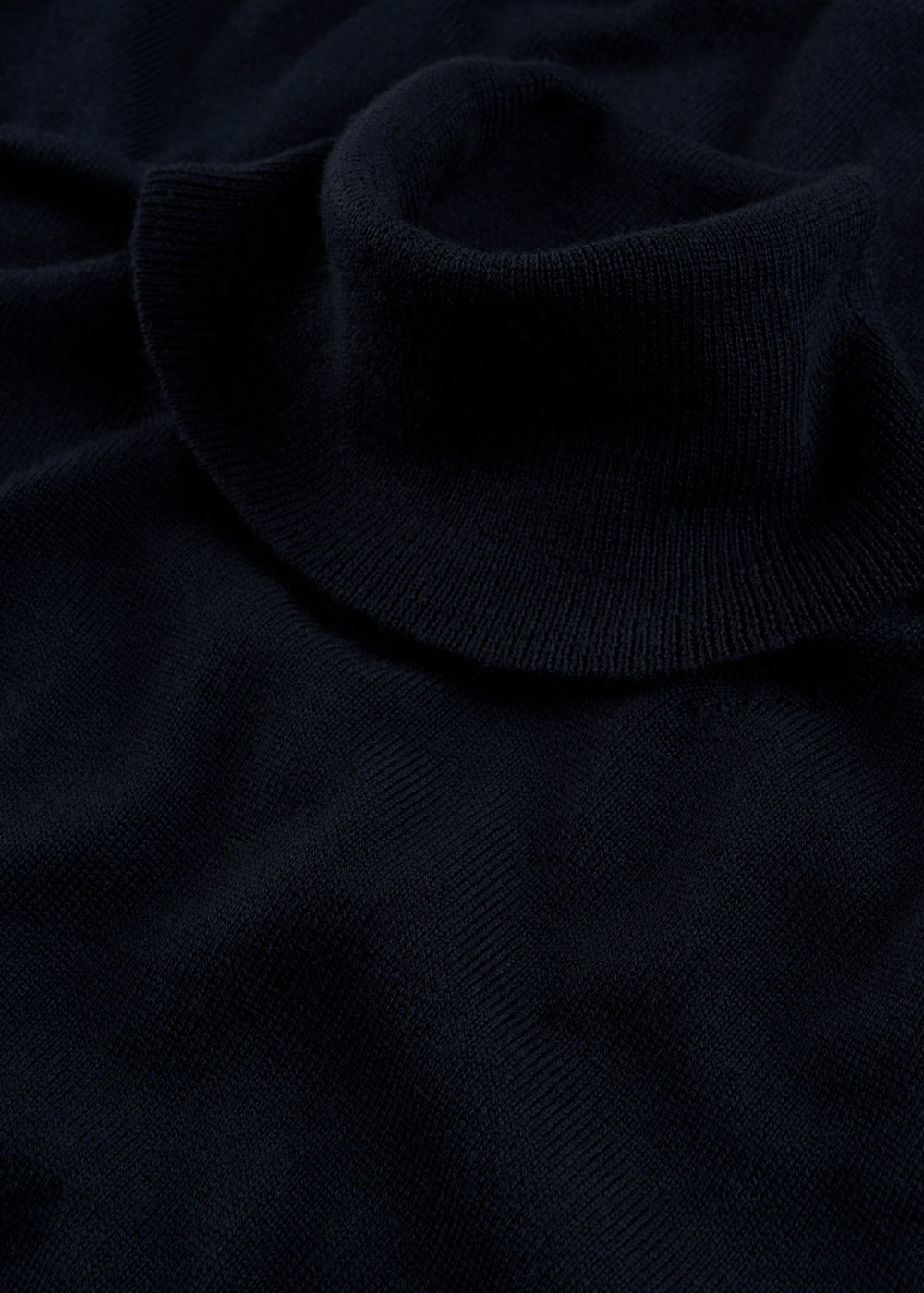 Men's Merino Wool Roll Neck Jumper in Dark Navy