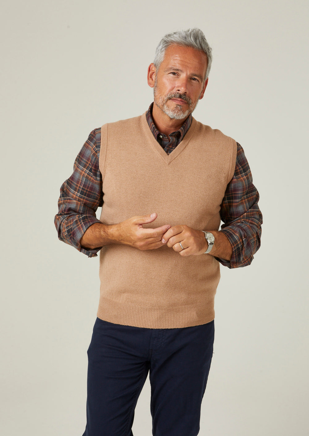 Norfolk Lambswool Vee Neck Slipover In Camel - Classic Fit